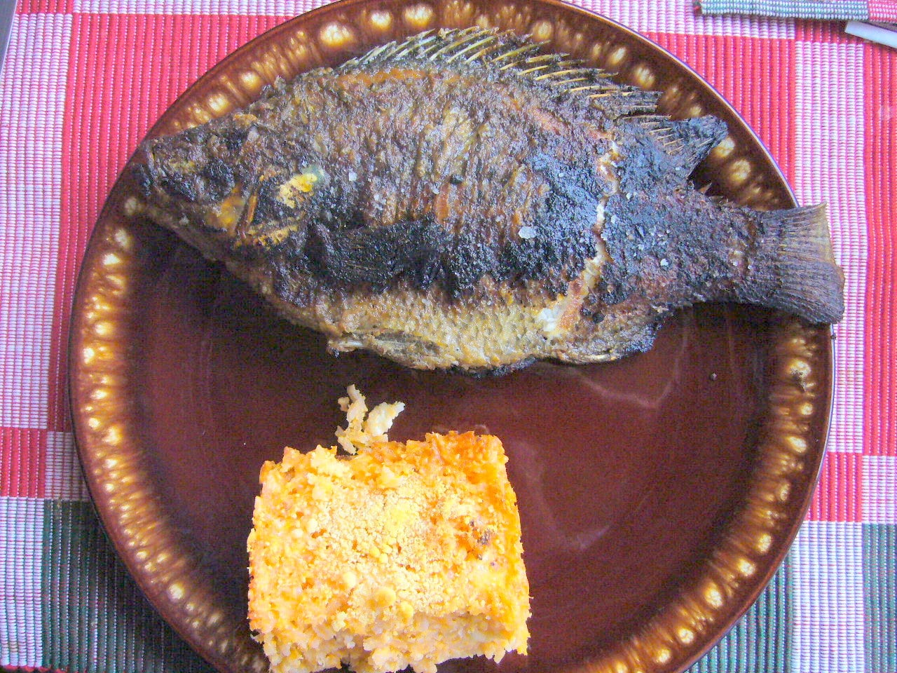 Whole fried fish plate at Villa Pesquera Cibuco